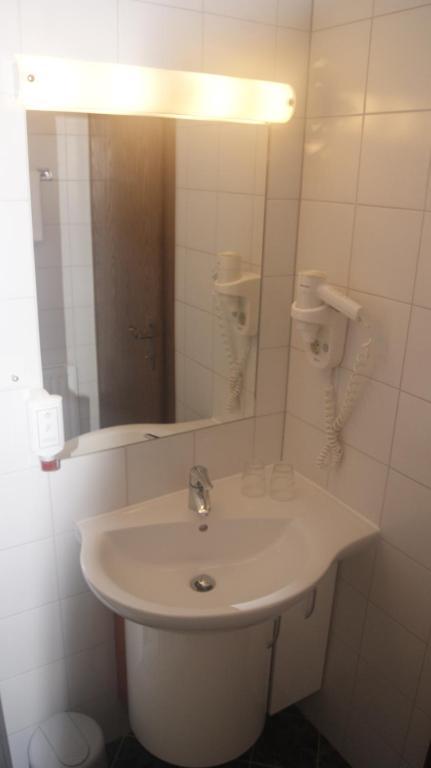 Hotel Sonnenheim Bad Kleinkirchheim Δωμάτιο φωτογραφία